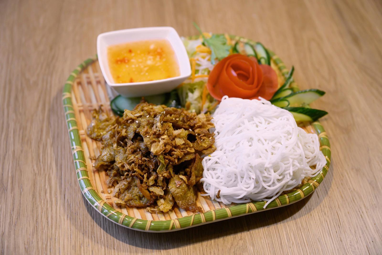 Bún thịt nướng — grilled pork with rice vermicelli, pickled carrot and daikon, cucumber, crispy shallots and fish sauce